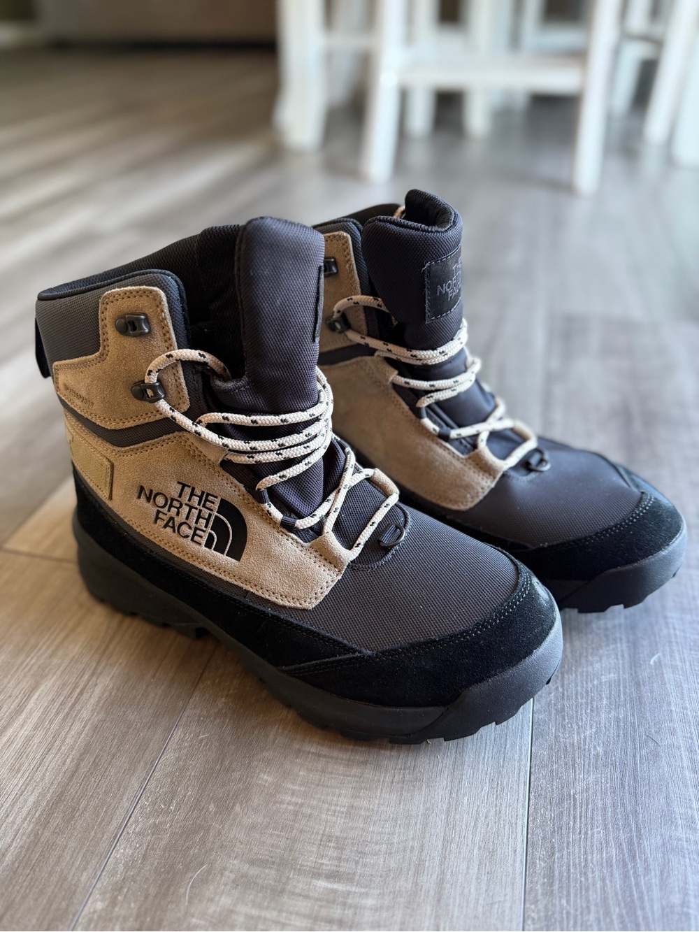 The North Face Men's Chilkat V Cognito Waterproof Boots Sz 10.5 Outdoor Hiking